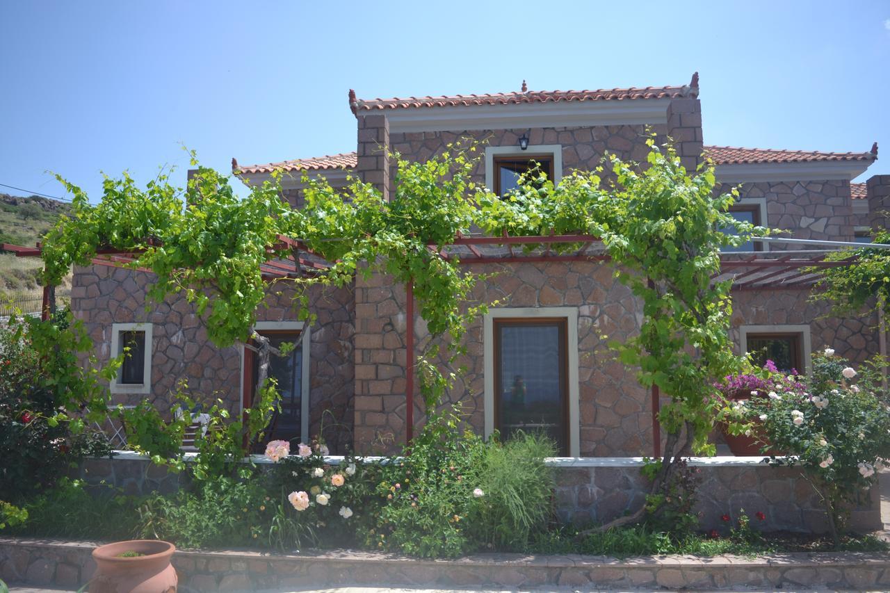 Molivos Castle Apartments Mythimna Exterior photo